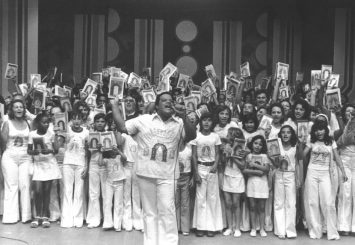 Tim Maia e membros da seita Universo em Desencanto, em 1975. (Crédito: Divulgação)